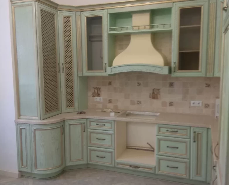 Кухня из ДСП в классическом стиле Кухня из ДСП в классическом стиле