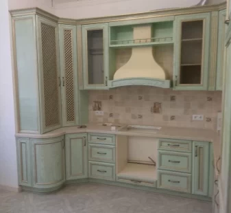 Кухня из ДСП в классическом стиле Кухня из ДСП в классическом стиле